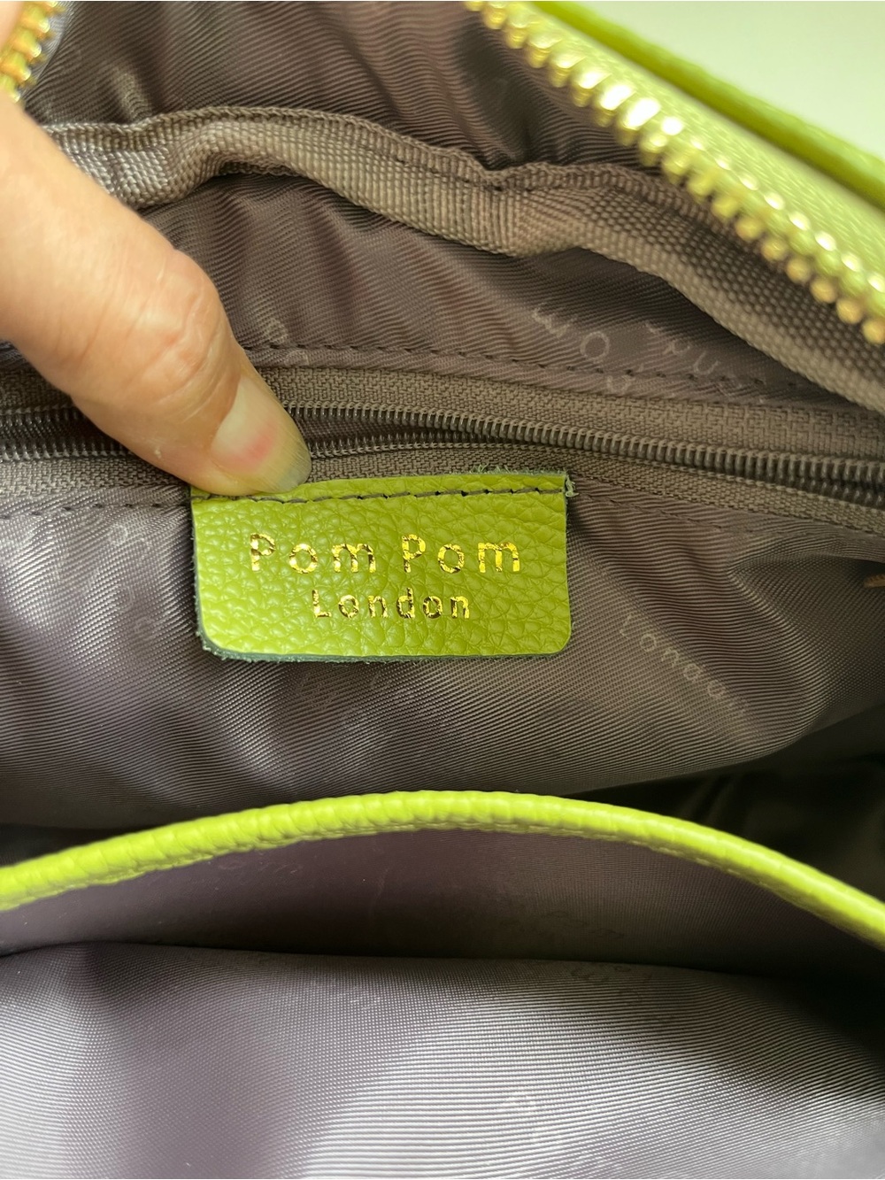 Pom Pom London Greenwich Crossbody Bag in Green with straps and charms - Picture 10 of 15